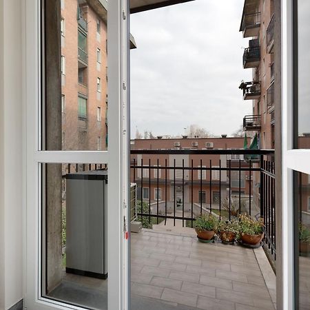 Dergano Comfy Apartment - 250 M Far From M3 Milão Exterior foto
